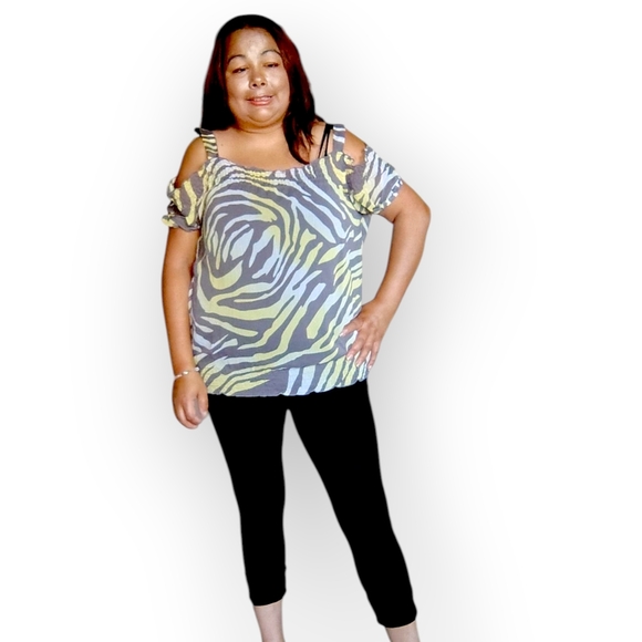 Guess Women's Medium  Black and Yellow Zebra Print Blouse - Picture 3 of 15